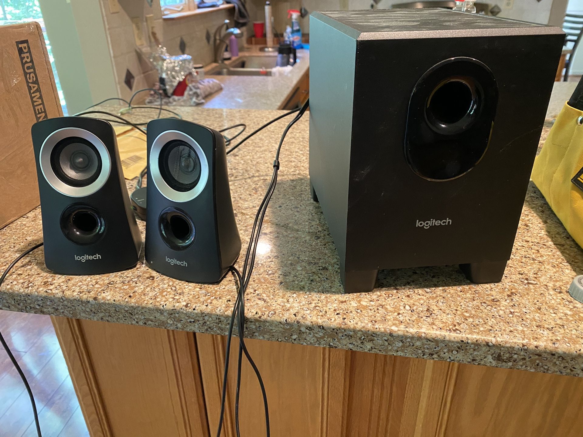 Logitech Z313 Speakers with subwoofer