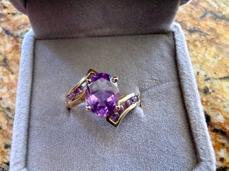 14K Gold Oval Amethyst Twist By Pass Ring 3.90g. Sz 6.75