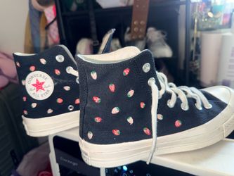 Converse Adult Hightops  - Size Women’s 8