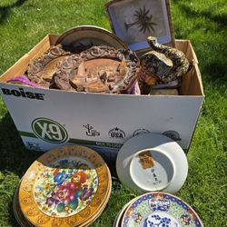 Miscellaneous Box of China/decor 