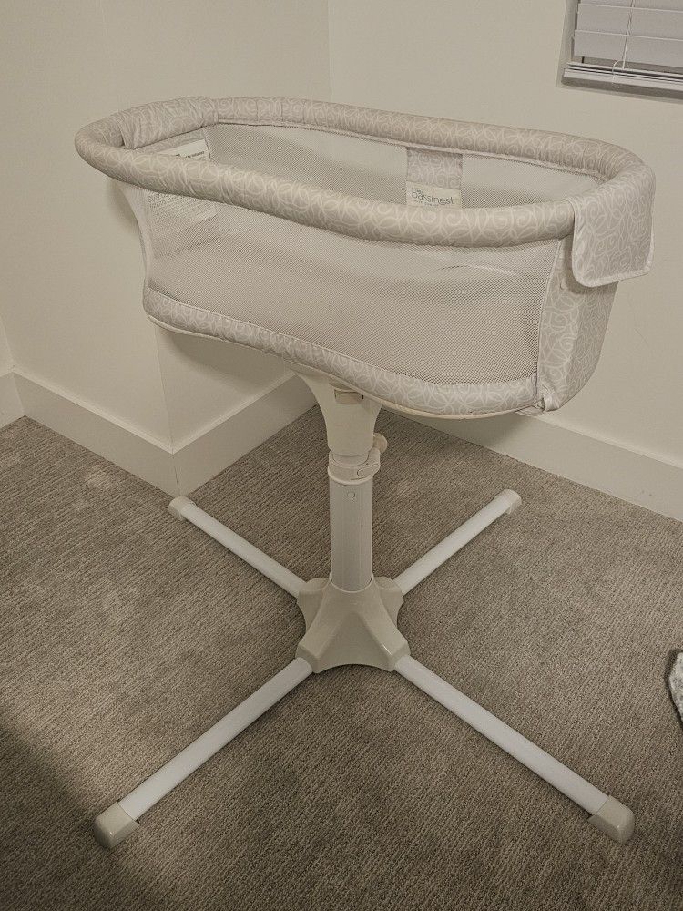 Halo BassiNest Swivel Sleeper