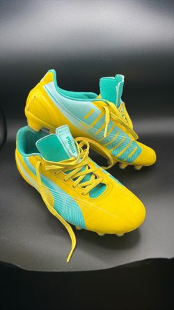 Puma Women’s Soccer Cleats Size 7 FG – Great Condition