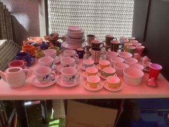 Ceramic tea sets