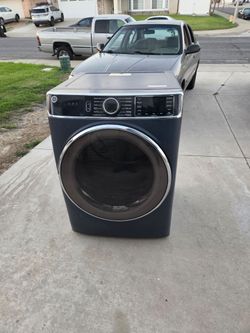g.e gas dryer (delivery available)