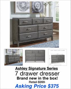Ashley Signature Series 7-Drawer Dresser