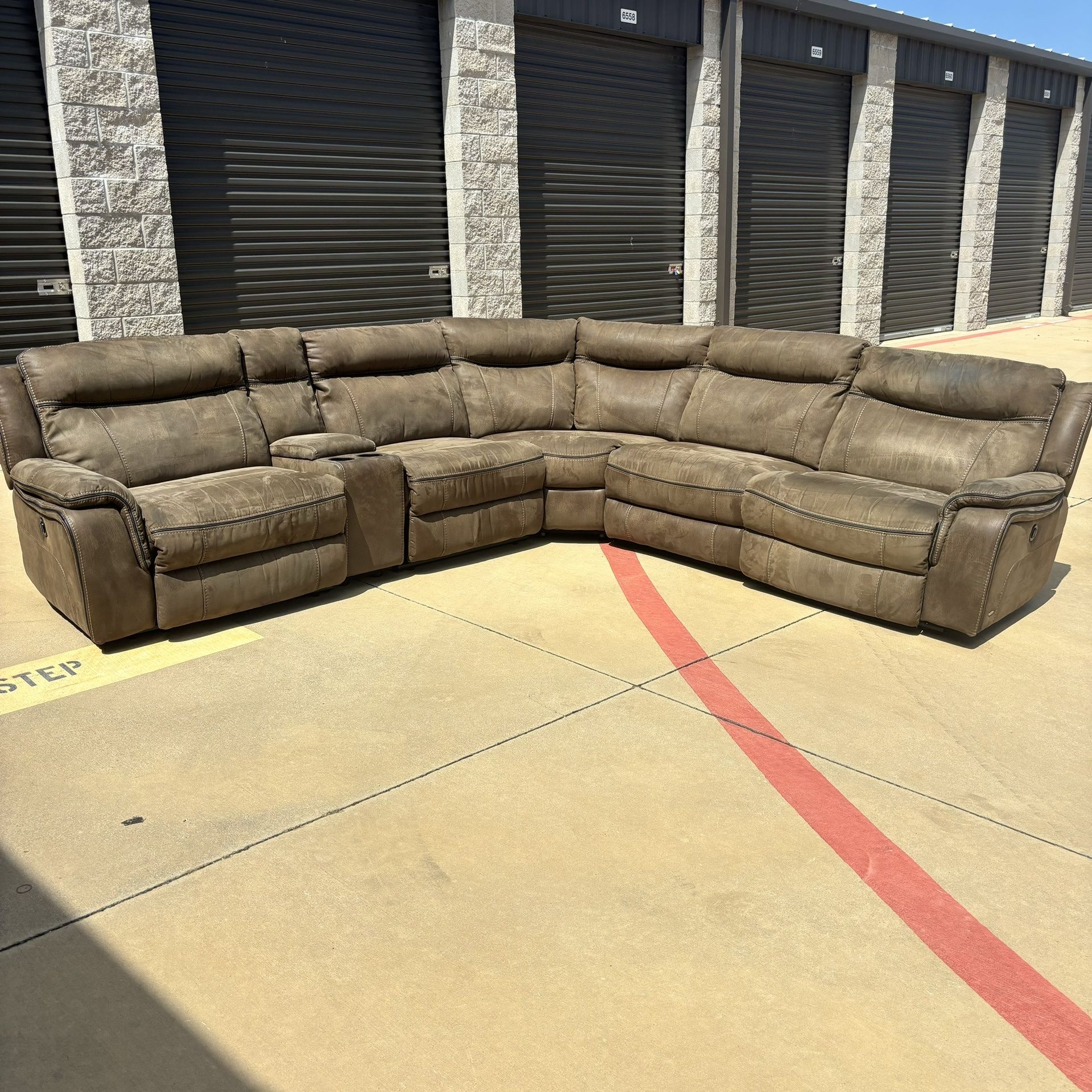 Beautiful Power Reclining Sectional. Delivery Available.