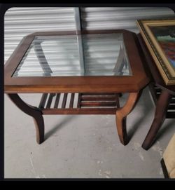 Make a Cash Offer Cool Lovely Looking Wood and Glass Top End Table