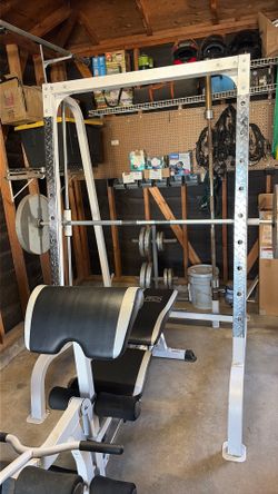 Marcy smith machine with adjustable bench