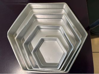Wilton hexagon pan set