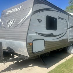 Travel Trailer 23 Ft Keystone Hideout 23RKS WE