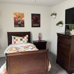 Bedroom Furniture Set for Sale 