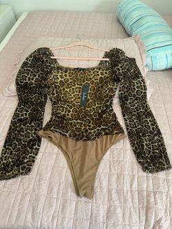Lulus Bodysuit, Size Medium Stretch, Transparent sleeves and back ,New Whit Tags