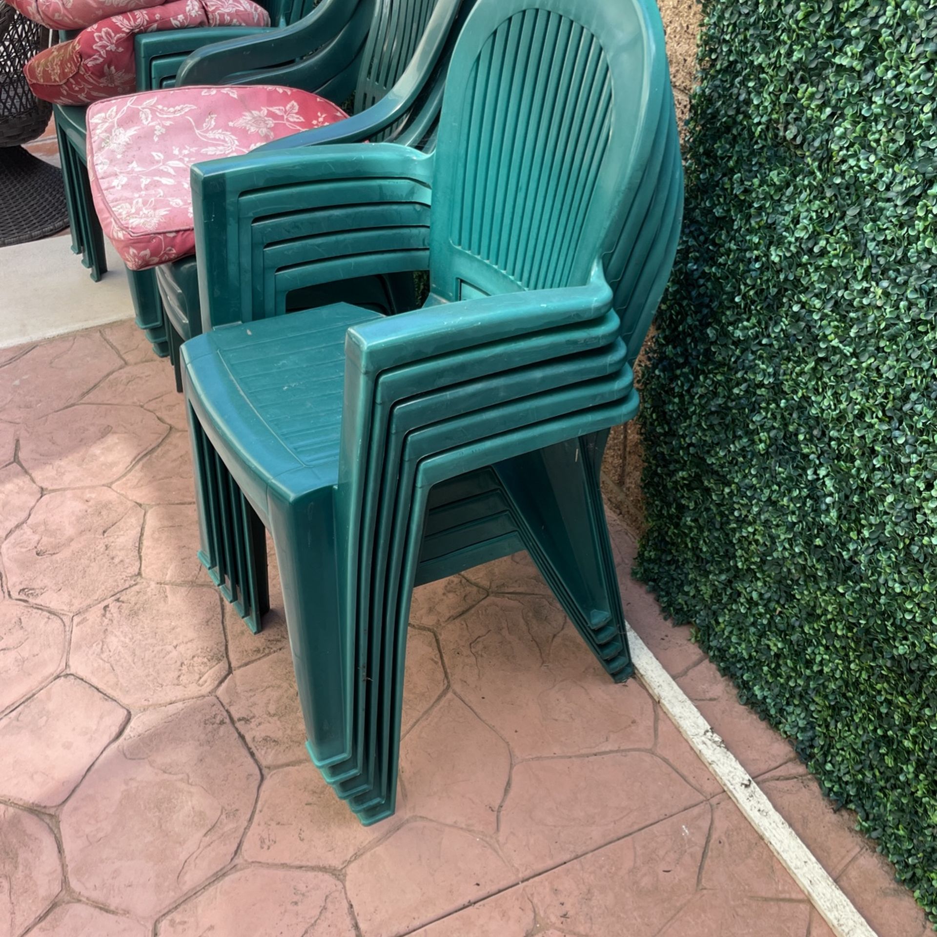 Green Plastic Chairs 