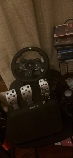 Logitech G g920 Racing Wheel with Pedals and shifter