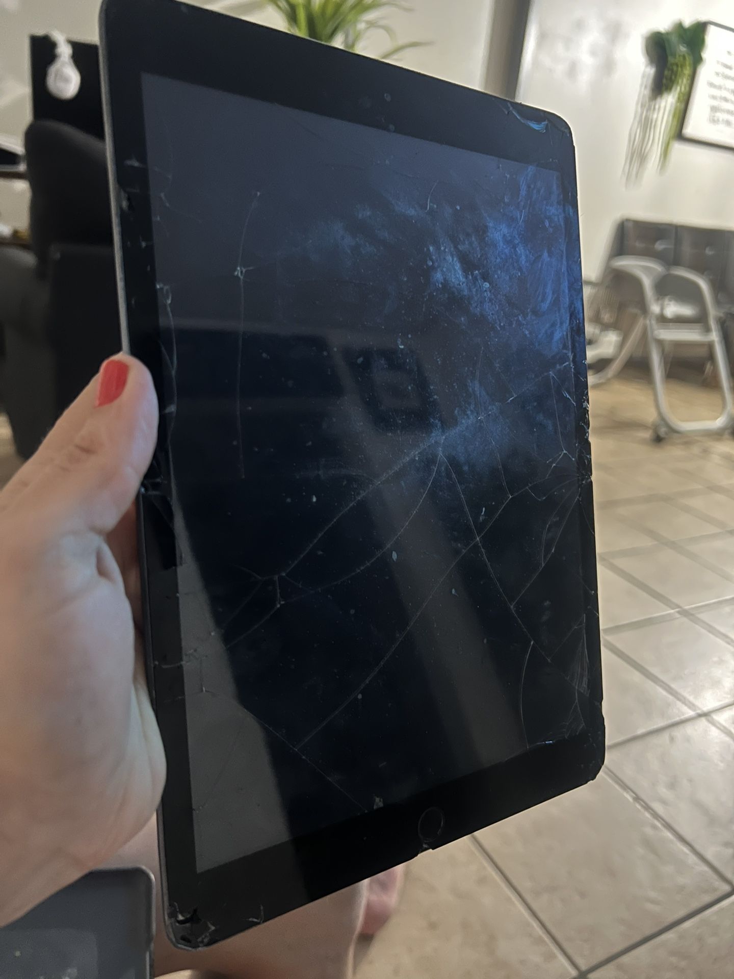 Apple Ipad READ DESCRIPTION