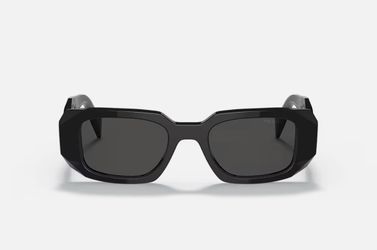 Black glasses