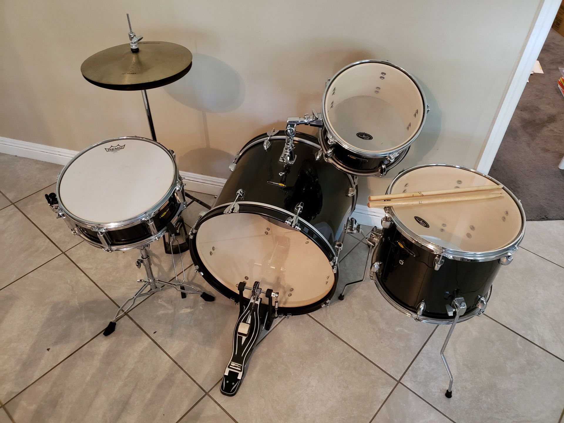 5 piece drum set - $150 OR BEST OFFER