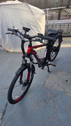 E bike fly-11 with nen battery  charger helmet  key  lock  like new  no scratch