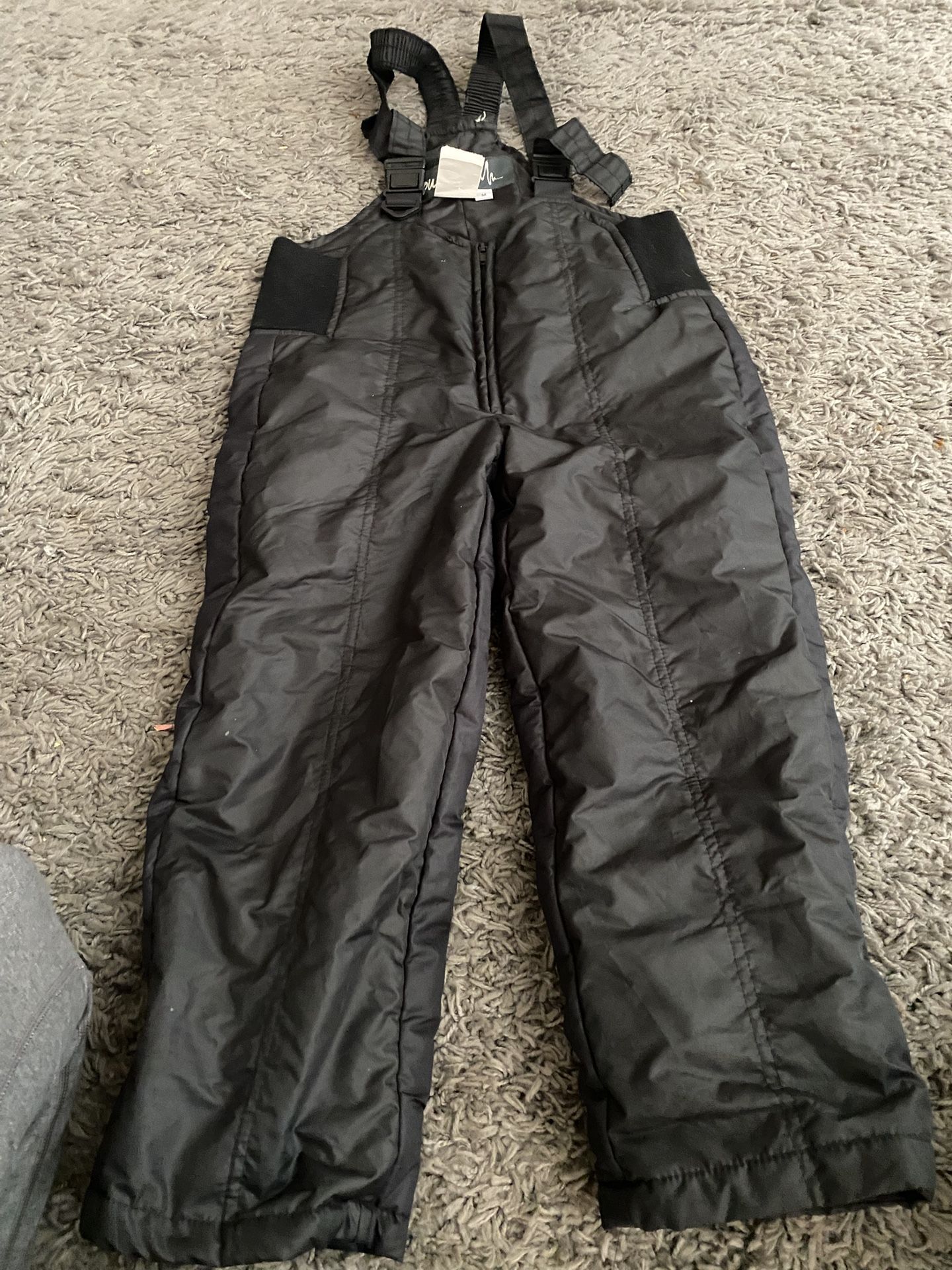 Black size medium 7/8 snow bib overall pants