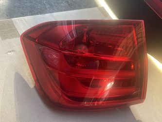 BMW 3 LH DRIVER SIDE TAIL LIGHT 