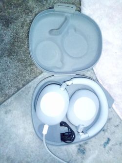 Sony WH-1000XM6 Wireless Noise-Canceling Headphones in Platinum