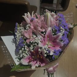 Lilies And Baby Breaths Bouquet 