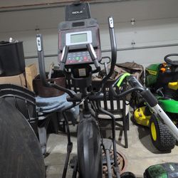 Sole  Elliptical E25