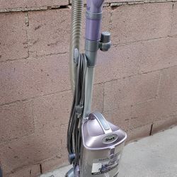 Vacuum Cleaner Shark Navigator Lift Away Model Nv350T 