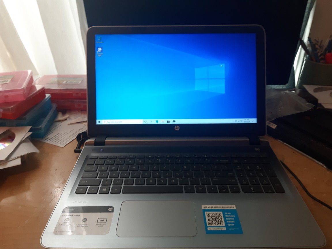 HP 15-ab153nr Laptop w/Windows 10