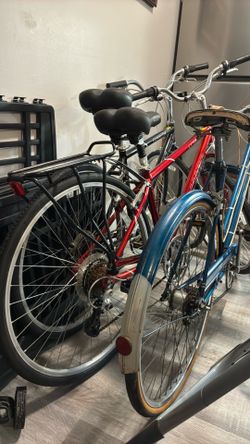 2 Jamis roja y negra y  1 amf azul