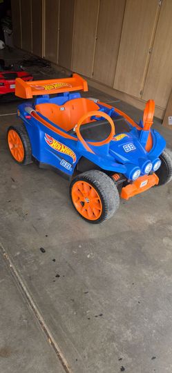 Hot Wheels Power Wheels Ride-on car