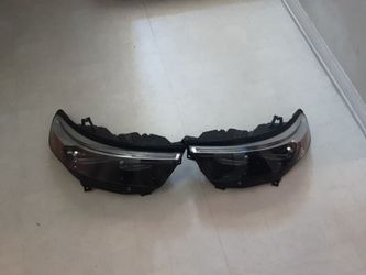 Used 2020-2024 ford explorer headlights OEM RIGHT SIDE AND LEFT SIDE