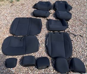 2018-2023 Tacoma Double Cab Rough Country Neoprene Seat Covers