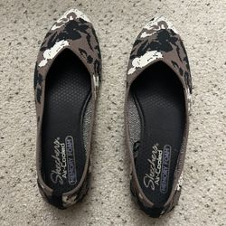 Skechers Women's Cleo Claw-Some Ballet Flat