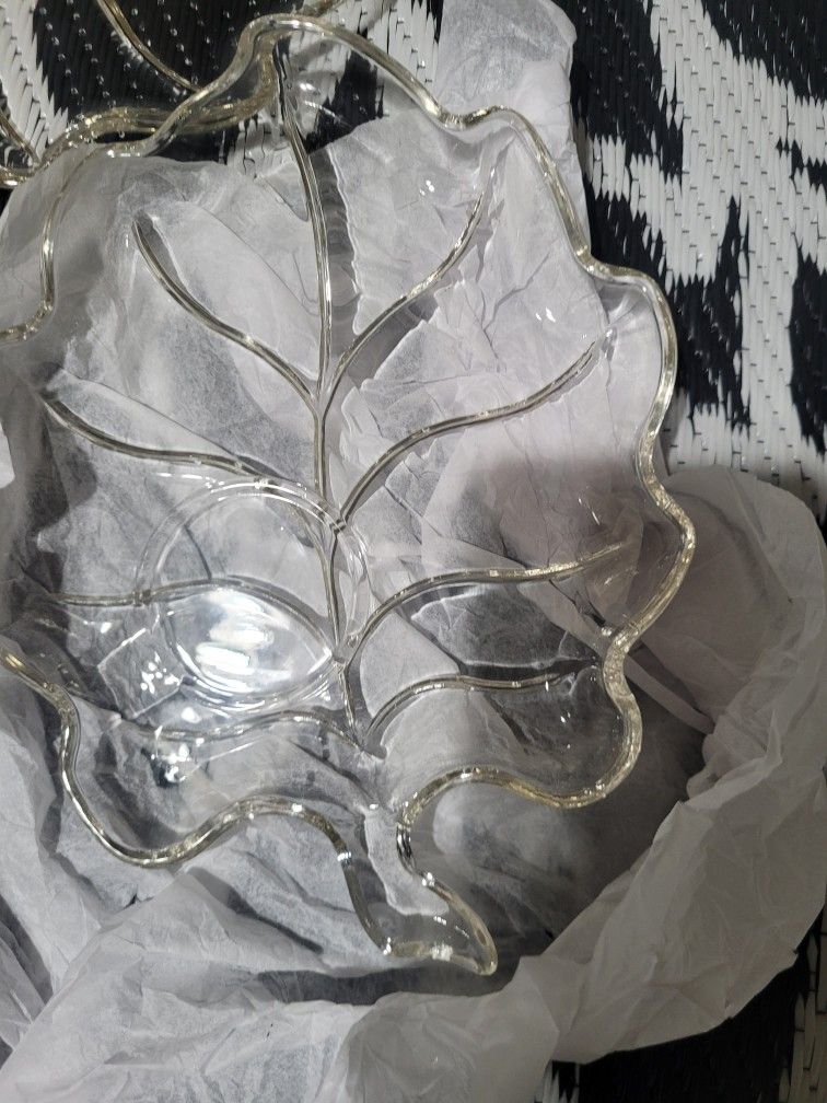 Vintage Set Of 10 Leaf Shape Glass Dishes 
