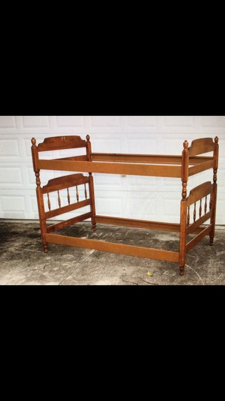 Vintage Ethan Allen maple beds/ bunk bed