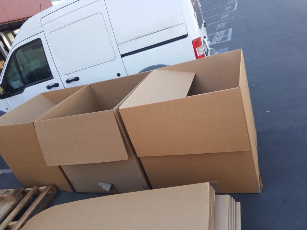 Huge Uline boxes 36x36x36