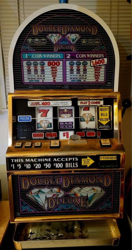 Double Diamond Deluxe Slot Machine