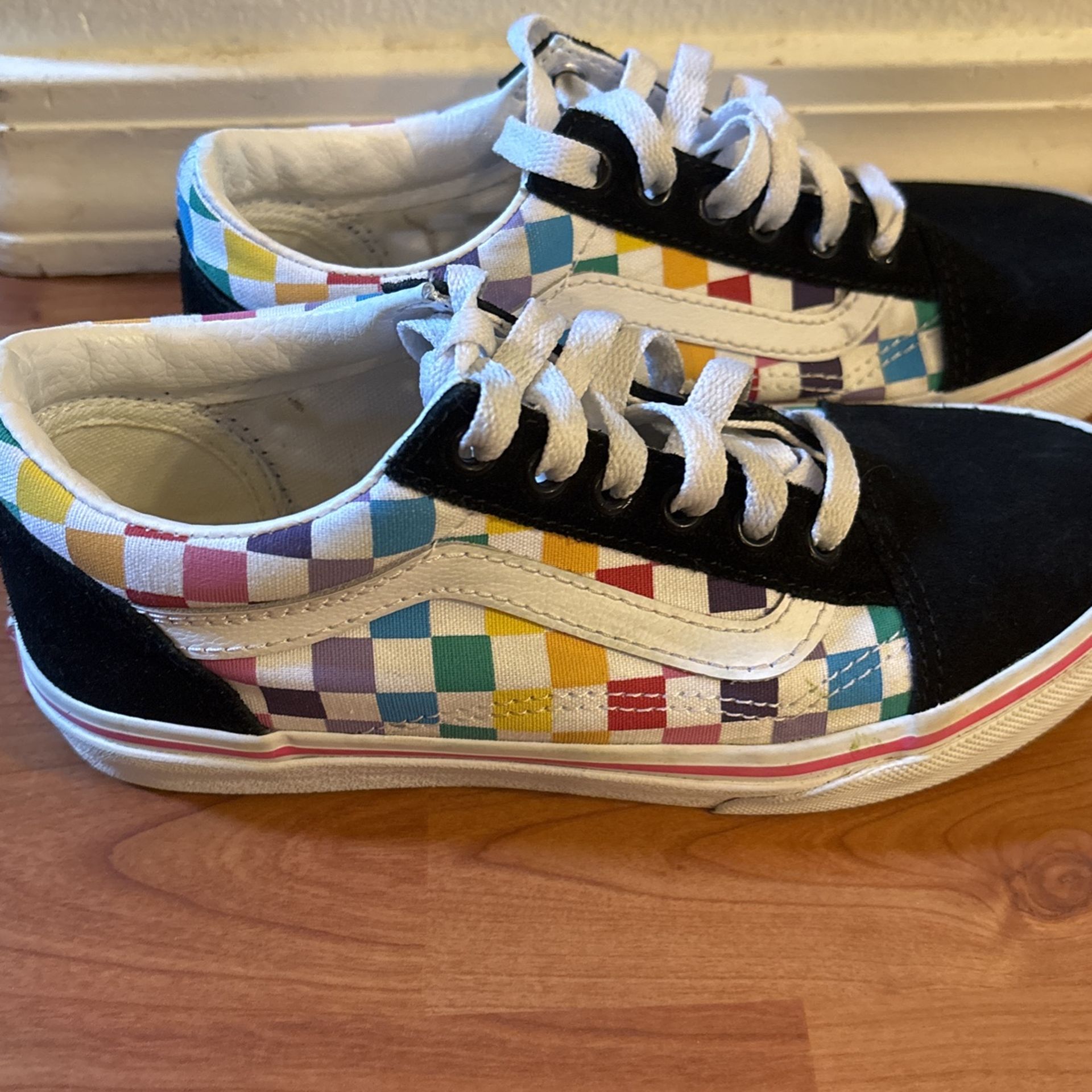Vans (kids size) 2.5
