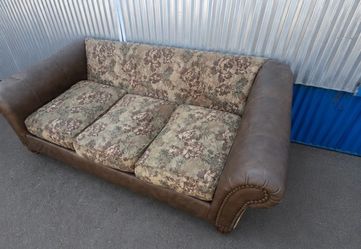Gray/Brown Fabric Couch – Good Condition – Clean & Comfortable