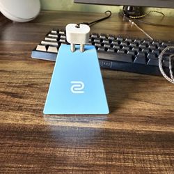 Zowie Camade 2 gaming mouse bungee