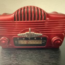 Retro Small 6" Vintage Battery Operated Transistor Radio Accent/Tucky