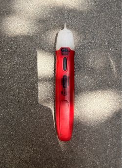 Voltage tester