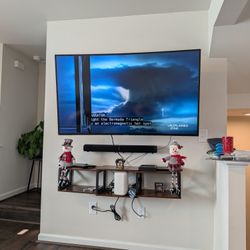 Samsung Curved TV 55-in For Parts Only