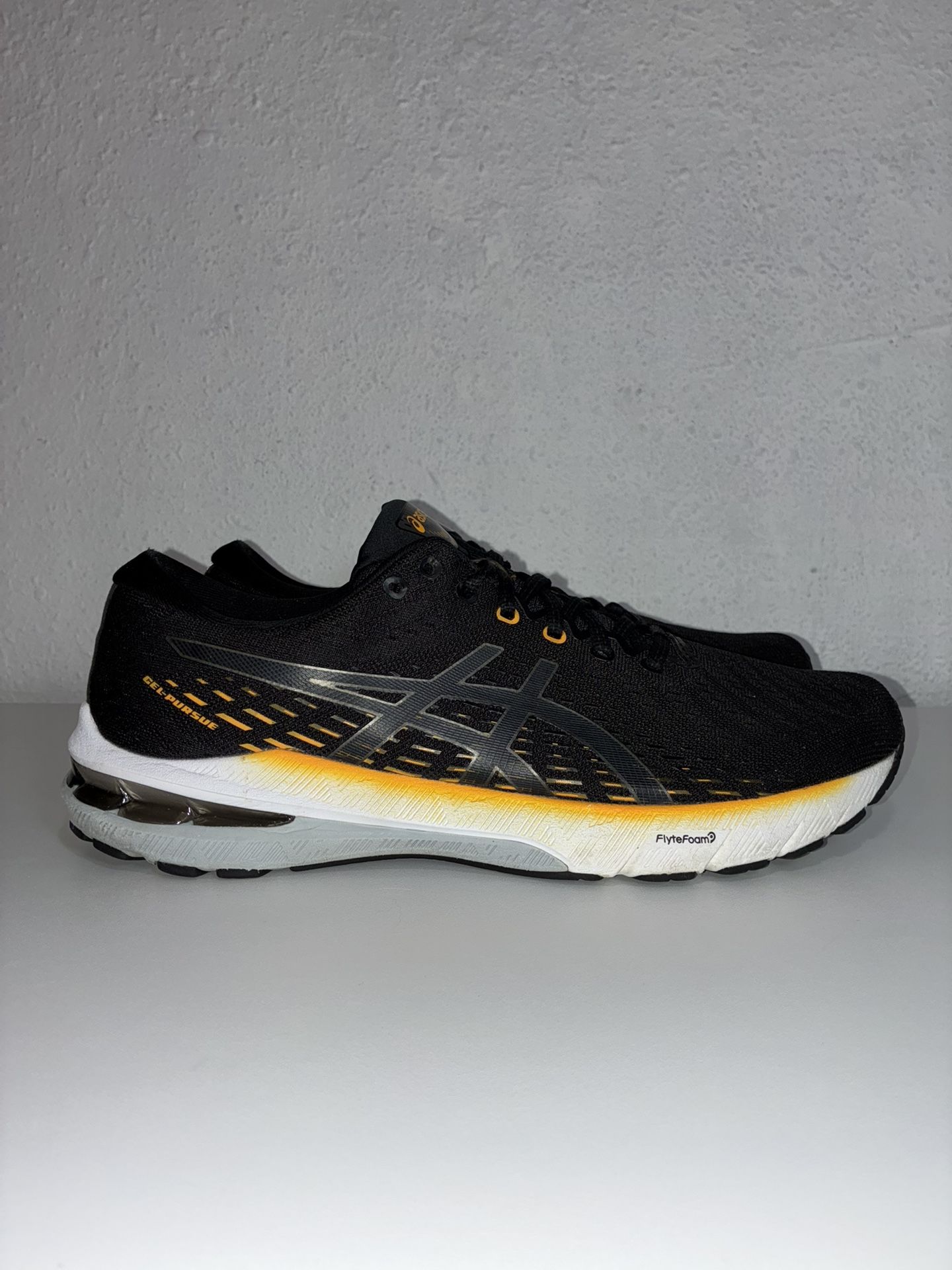 ASICS Gel-Pursue 8 Men's Size 10.5 Black Orange Athletic Running Shoes 1011B577