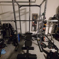 Squat Rack With Lat Pull And Accesories