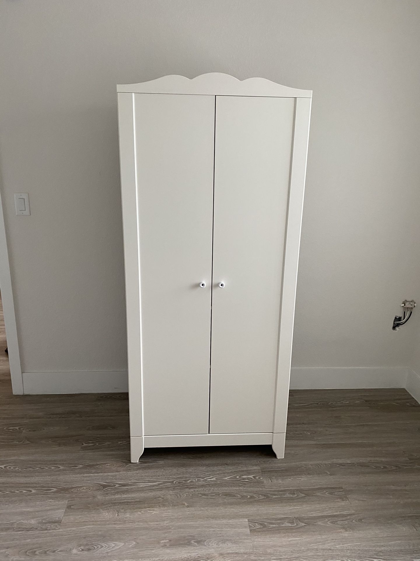 Dresser for clothes shoes etc. in great condition
