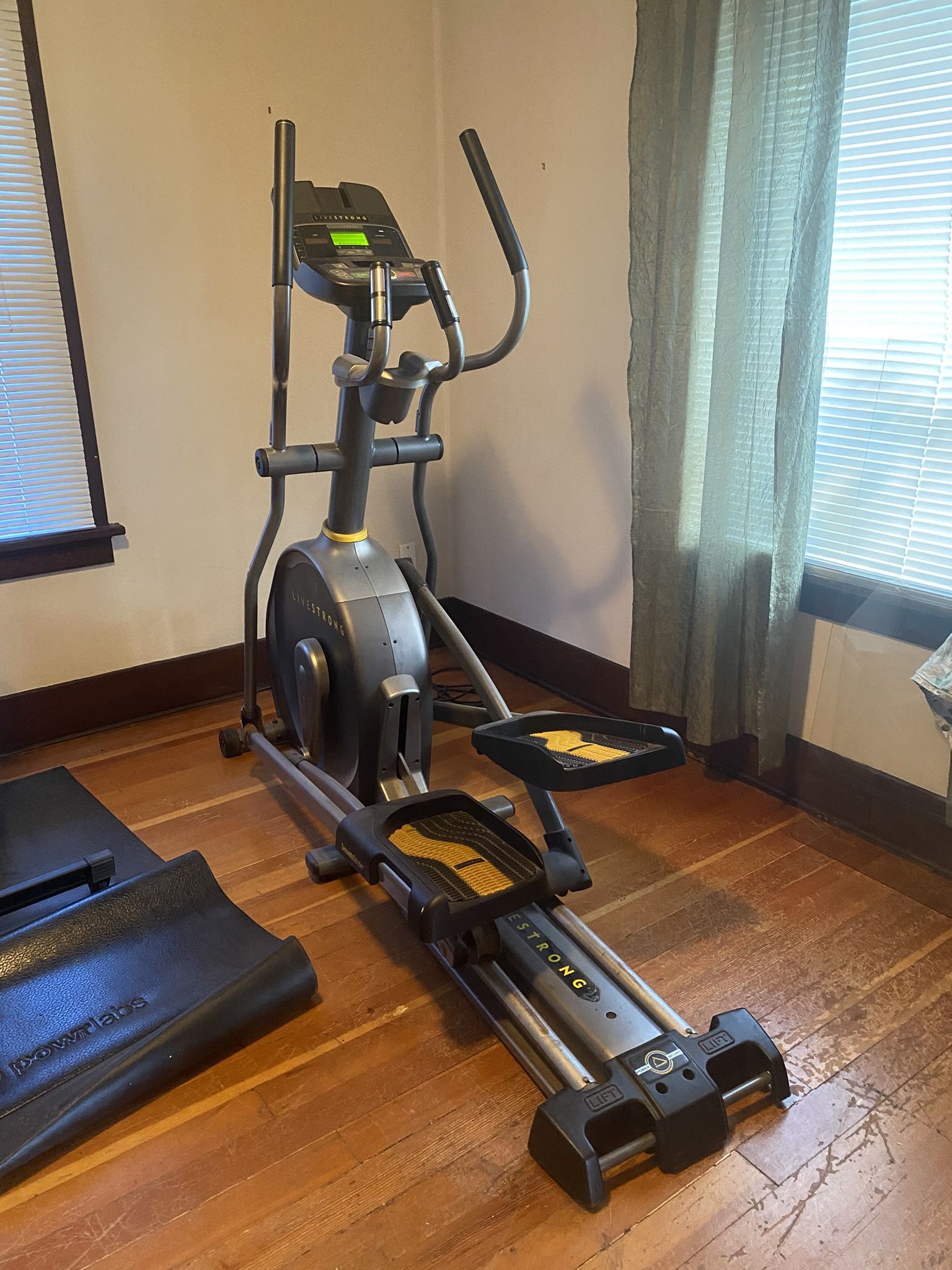 Livestrong Elliptical