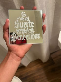 Espejo con grabado a mano