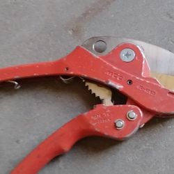 1""-11/4 "" cpvc pipe cutter